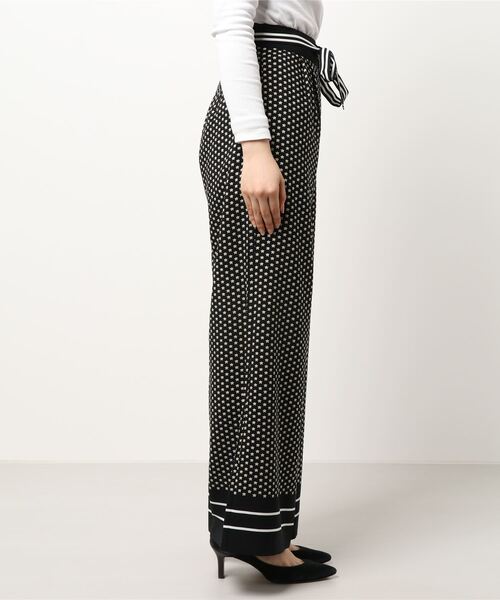 Ted Baker(テッドベーカー)の「BONDIE プリント ワイドパンツ(スラックス・レディース・ブラック・0/1/2/3)」の3枚目の写真