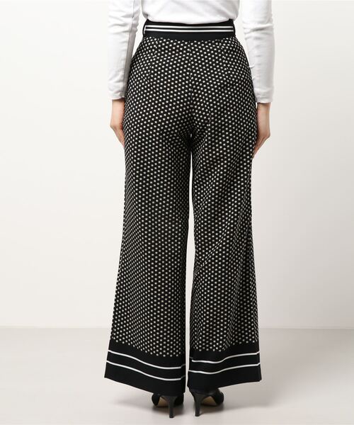 Ted Baker(テッドベーカー)の「BONDIE プリント ワイドパンツ(スラックス・レディース・ブラック・0/1/2/3)」の2枚目の写真