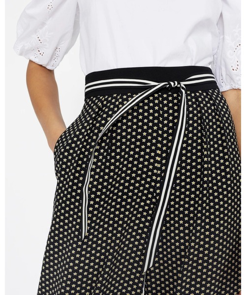 Ted Baker(テッドベーカー)の「BONDIE プリント ワイドパンツ(スラックス・レディース・ブラック・0/1/2/3)」の5枚目の写真