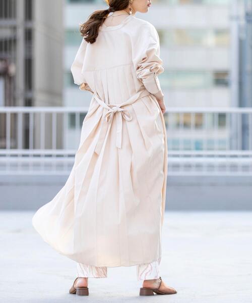 coen by SIZU（コーエンバイシズ）の「coen by SIZU バックプリーツシャツワンピース（ワンピース・レディース・ベージュ/ホワイト・FREE）」の8枚目の写真