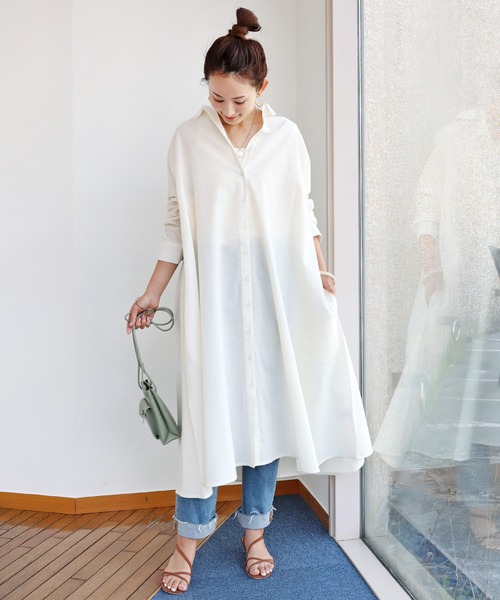 andme（アンドミー）の「コットン長袖オーバーサイズシャツワンピース（ワンピース・レディース・チャコールグレー/キナリ/ベージュ/カーキ・M）」の2枚目の写真
