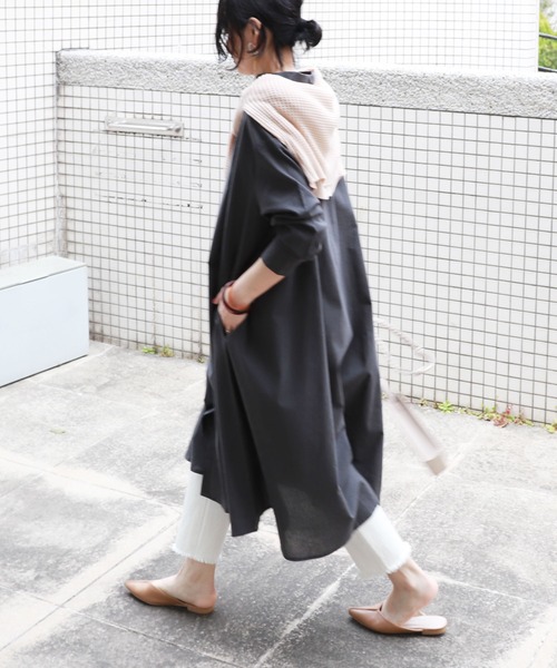 andme（アンドミー）の「コットン長袖オーバーサイズシャツワンピース（ワンピース・レディース・チャコールグレー/キナリ/ベージュ/カーキ・M）」の8枚目の写真
