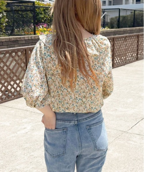 apres jour(アプレジュール)の「花柄ラッフルブラウス【ZOZOTOWN限定アイテム】(シャツ/ブラウス・レディース・サックスブルー/ピンク/アイボリー/ブラック・X-LARGE/フリー)」の16枚目の写真