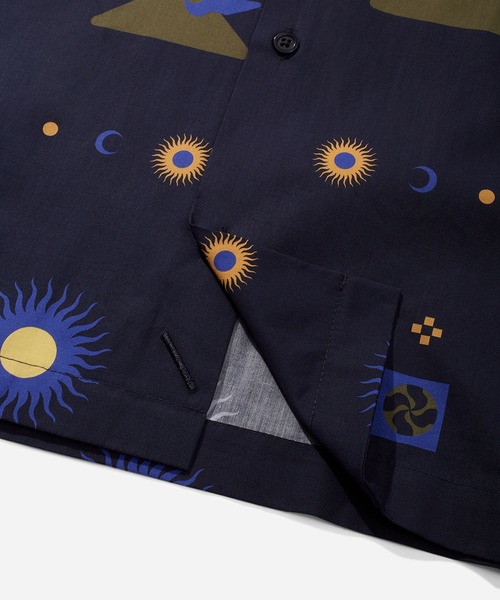 Saturdays NYC（サタデーズ ニューヨークシティ ）の「Midnight Sunrise Printed Canty SS Shirt（シャツ/ブラウス・メンズ・オフホワイト/オリーブ/ネイビー・L/M/S/XL/X-SMALL）」の9枚目の写真