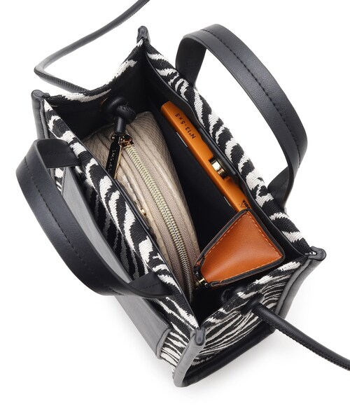 OPAQUE.CLIP(オペークドットクリップ)の「◆キャンバスコンビポケットミニショルダー【エコバッグ付・抗菌防臭加工裏地】(ショルダーバッグ・レディース・オフホワイト/キャメル/ホワイト系3・00)」の19枚目の写真