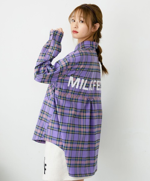 MILKFED.（ミルクフェド）の「BACK LOGO PLAID SHIRT（シャツ/ブラウス・レディース・ベージュ/レッド/パープル/ネイビー・ONE SIZE）」の4枚目の写真