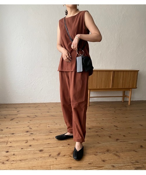 ReNorm（リノーム）の「バックタックノースリーブ（シャツ/ブラウス・レディース・レッド/ブラック/ブラウン・フリー）」の19枚目の写真