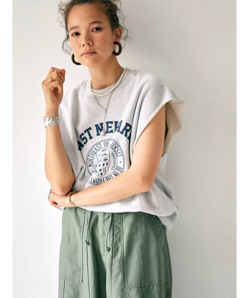 Ungrid(アングリッド)の「ノースリルーズスウェット(スウェット・レディース・ライトグレー/ネイビー・FREE)」の11枚目の写真