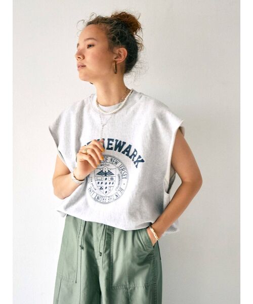 Ungrid(アングリッド)の「ノースリルーズスウェット(スウェット・レディース・ライトグレー/ネイビー・FREE)」の6枚目の写真