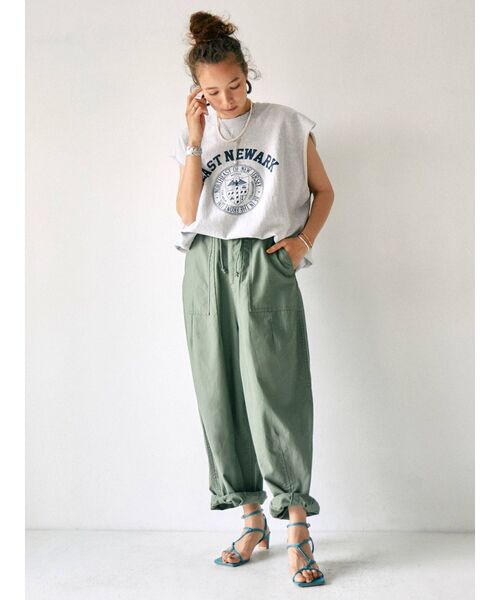 Ungrid(アングリッド)の「ノースリルーズスウェット(スウェット・レディース・ライトグレー/ネイビー・FREE)」の9枚目の写真