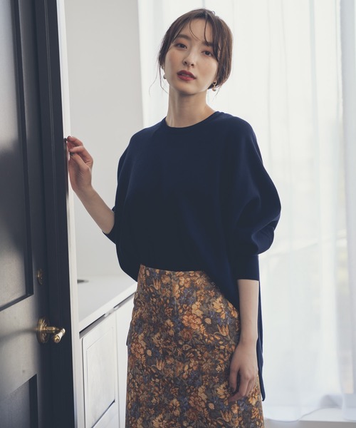 Andemiu（アンデミュウ）の「ポンチョニット215632（ニット/セーター・レディース・ベージュ/ネイビー・FREE）」の3枚目の写真