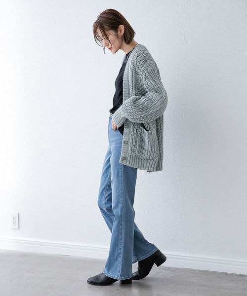 A part by(アパートバイ)の「SOMETHING/フレアデニムパンツ 959263(デニムパンツ・レディース・グレー/ライトブルー・MEDIUM/LARGE)」の12枚目の写真