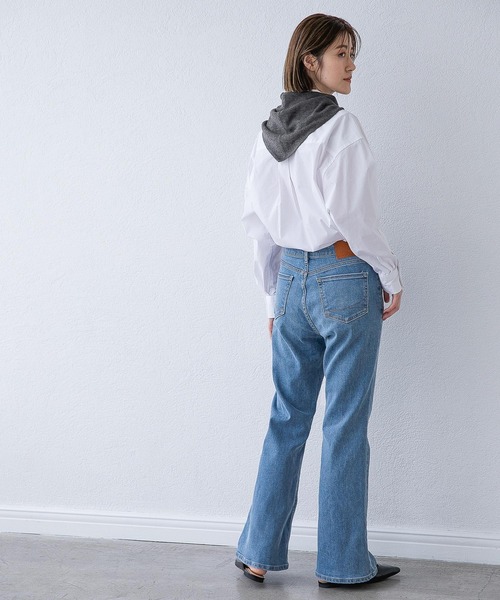 A part by(アパートバイ)の「SOMETHING/フレアデニムパンツ 959263(デニムパンツ・レディース・グレー/ライトブルー・MEDIUM/LARGE)」の9枚目の写真