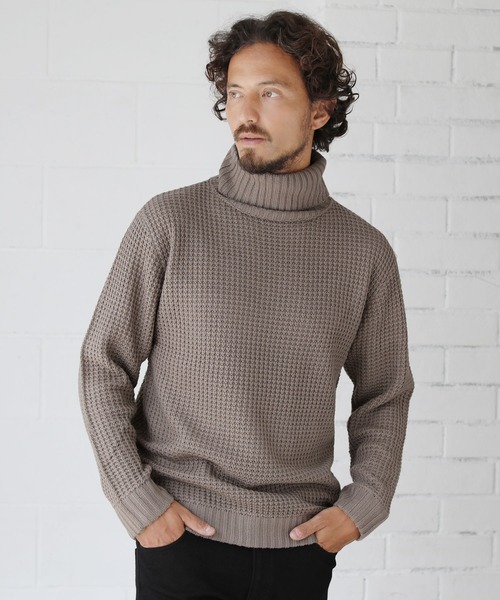 LIL VENDARS（リルヴェンダース）の「アンチピリング ワッフル編み タートル アクリル ニット セーター（ニット/セーター・メンズ・ブラック/ネイビー/ブラウン/オフホワイト/オリーブ/サンドベージュ/モカ/杢グレー/グレー系その他/チャコール・S/M/L/XL）」の4枚目の写真