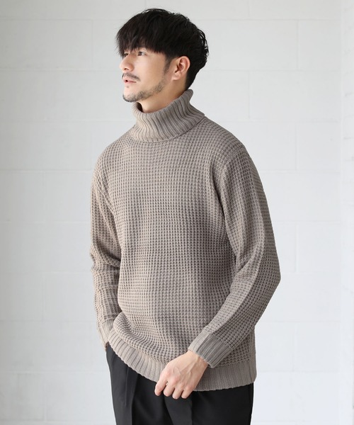 LIL VENDARS（リルヴェンダース）の「アンチピリング ワッフル編み タートル アクリル ニット セーター（ニット/セーター・メンズ・ブラック/ネイビー/ブラウン/オフホワイト/オリーブ/サンドベージュ/モカ/杢グレー/グレー系その他/チャコール・S/M/L/XL）」の8枚目の写真