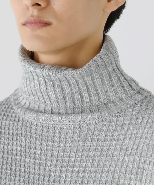 LIL VENDARS（リルヴェンダース）の「アンチピリング ワッフル編み タートル アクリル ニット セーター（ニット/セーター・メンズ・ブラック/ネイビー/ブラウン/オフホワイト/オリーブ/サンドベージュ/モカ/杢グレー/グレー系その他/チャコール・S/M/L/XL）」の14枚目の写真