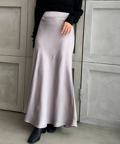 moment+（モーメントプラス）の「サテンマーメイドフレアロングスカート（スカート・レディース・ブラック/ダークグリーン/グレー/アイボリー/ライトグリーン/ピンク/ターコイズブルー・M/L/S）」の4枚目の写真
