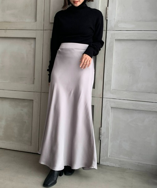 moment+（モーメントプラス）の「サテンマーメイドフレアロングスカート（スカート・レディース・ブラック/ダークグリーン/グレー/アイボリー/ライトグリーン/ピンク/ターコイズブルー・M/L/S）」の21枚目の写真