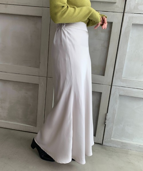 moment+（モーメントプラス）の「サテンマーメイドフレアロングスカート（スカート・レディース・ブラック/ダークグリーン/グレー/アイボリー/ライトグリーン/ピンク/ターコイズブルー・M/L/S）」の9枚目の写真