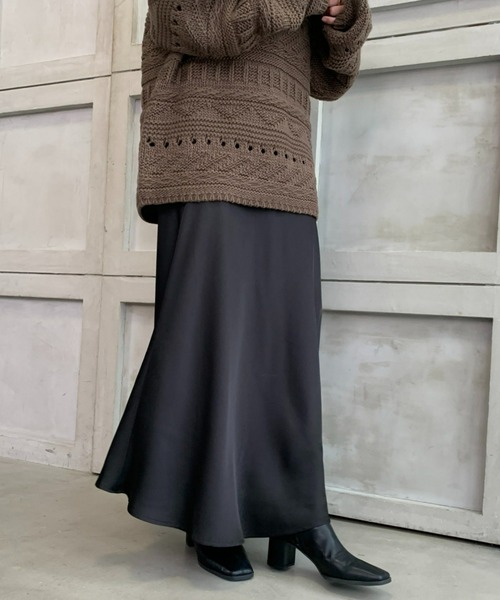 moment+（モーメントプラス）の「サテンマーメイドフレアロングスカート（スカート・レディース・ブラック/ダークグリーン/グレー/アイボリー/ライトグリーン/ピンク/ターコイズブルー・M/L/S）」の15枚目の写真