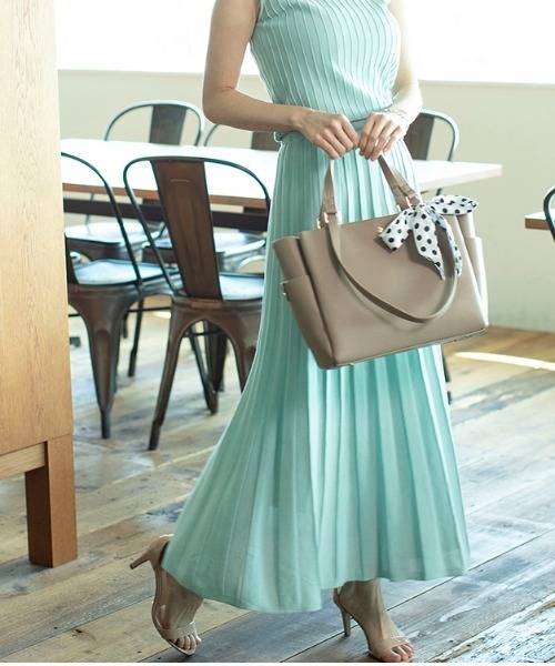 Via Demizon(ビアデミゾン)の「WEB限定商品 365days’シンプルトートバッグA4サイズ(トートバッグ・レディース・ブラック/グレイッシュベージュ・フリー)」の15枚目の写真