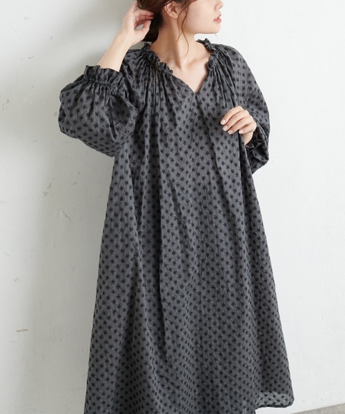 PUAL CE CIN（ピュアルセシン）の「綿帽子刺繍ワンピース（ワンピース・レディース・チャコールグレー/モカ/ライトベージュ・FREE）」の7枚目の写真