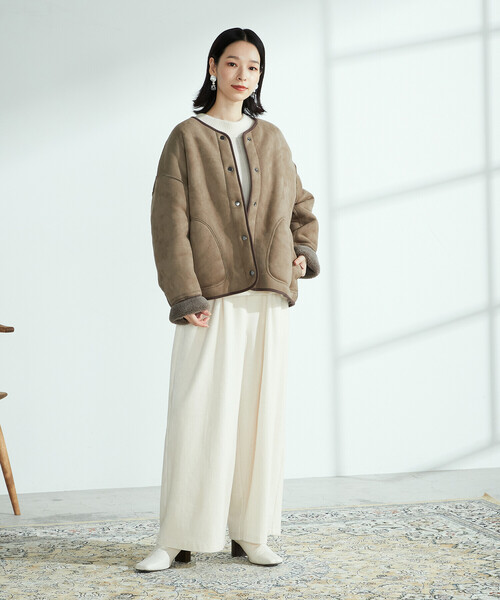 ONIGIRI（オニギリ）の「リバーシブルブルゾン 〈エコムートン×ボア〉（ブルゾン・レディース・ベージュ/ブラウン・MEDIUM/LARGE）」の20枚目の写真