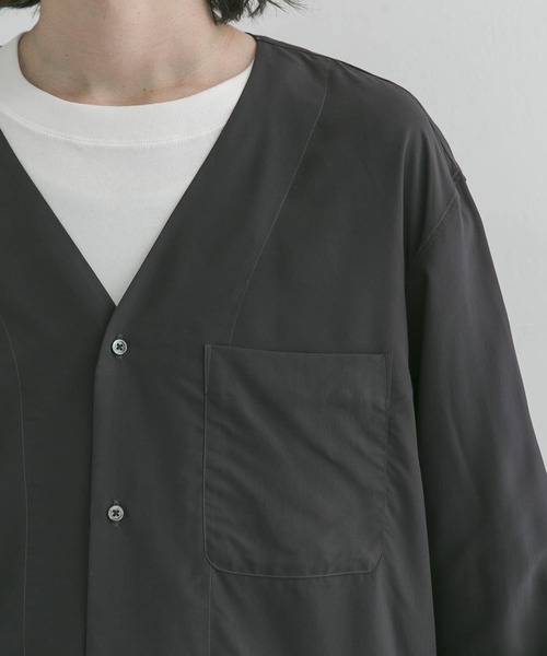 URBAN RESEARCH（アーバンリサーチ）の「60/-レーヨンノーカラーシャツ（シャツ/ブラウス・メンズ・ブラック/ベージュ系その他/ホワイト・LARGE/MEDIUM）」の15枚目の写真