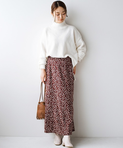 haco!（ハコ）の「いつものトップスでパッと華やぐ！シルエットを味方に女っぽく見せる花柄ロングスカート（スカート・レディース・ベージュ系その他/レッド系その他・SMALL/MEDIUM/LARGE/X-LARGE）」の16枚目の写真
