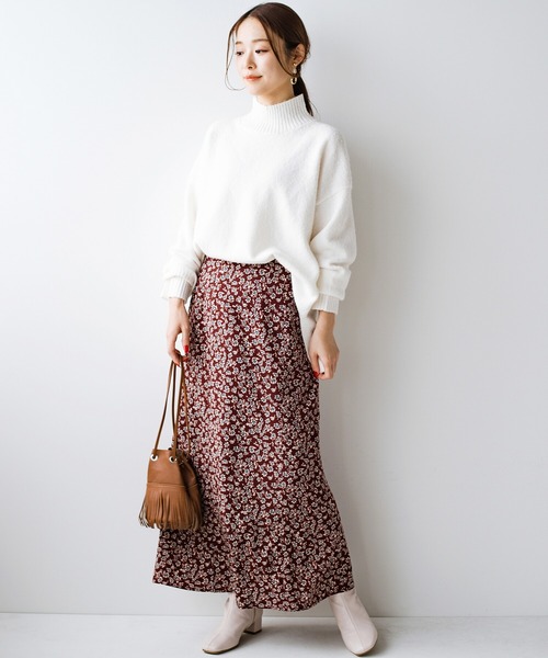 haco!（ハコ）の「いつものトップスでパッと華やぐ！シルエットを味方に女っぽく見せる花柄ロングスカート（スカート・レディース・ベージュ系その他/レッド系その他・SMALL/MEDIUM/LARGE/X-LARGE）」の7枚目の写真