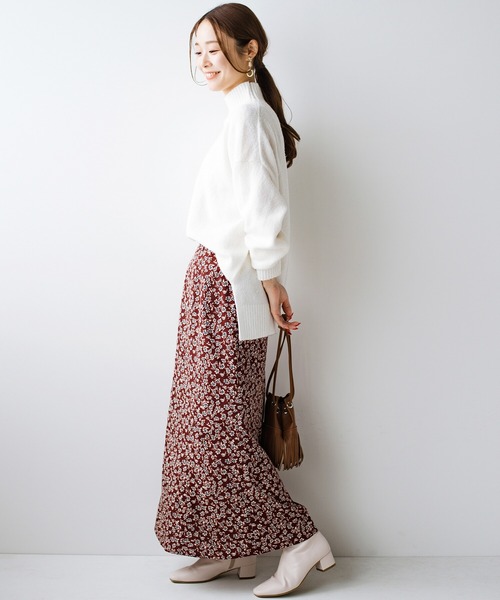 haco!（ハコ）の「いつものトップスでパッと華やぐ！シルエットを味方に女っぽく見せる花柄ロングスカート（スカート・レディース・ベージュ系その他/レッド系その他・SMALL/MEDIUM/LARGE/X-LARGE）」の13枚目の写真