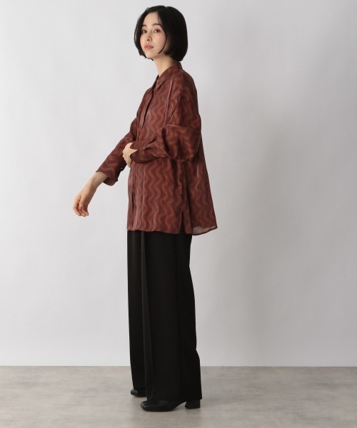 末元様へ LOWRYS FARM（ローリーズファーム）の「シャイニーシャツLS 235605