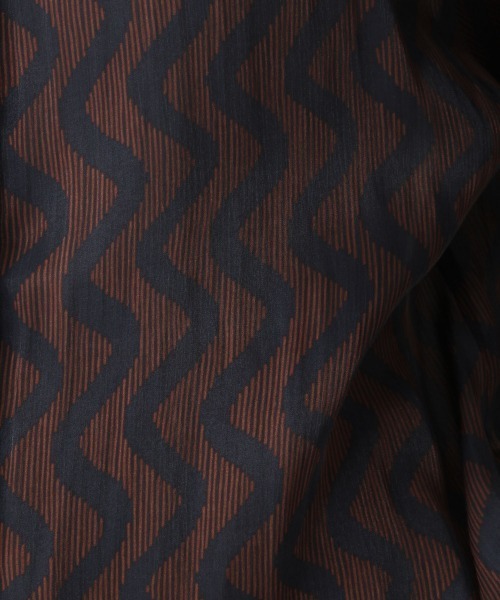 LOWRYS FARM(ローリーズファーム)の「シャイニーシャツLS 235605(シャツ/ブラウス・レディース・ブラウン系その他/ベージュ/ブルー系その他・FREE)」の8枚目の写真