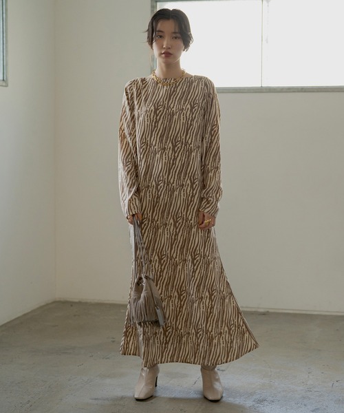 LOUNGEDRESS(ラウンジドレス)の「ゼブラマキシワンピース(ワンピース・レディース・ブラウン/ブラック・FREE)」の12枚目の写真