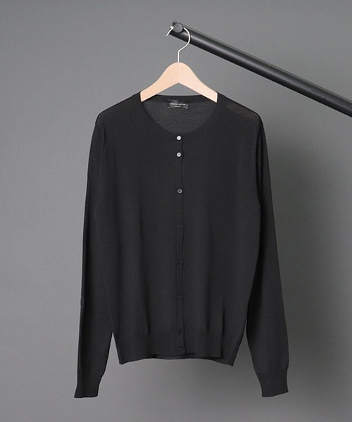 ROBERTO COLLINA（ロベルトコリーナ）の「【 ROBERTO COLLINA / ロベルトコリーナ 】LANA MERINO EXTRA FINE CREW CRADIGAN / ラナ メリノ エクストラファイン クルー カーディガン（カーディガン/ボレロ・レディース・ブラック/ワイン/ベージュ/チャコールグレー/ライトグレー・MEDIUM/SMALL）」の2枚目の写真