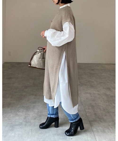 She's Closet(シーズクローゼット)の「サイドスリット入りノースリーブロングニットベストワンピース(ワンピース・レディース・ブラック/オフホワイト/グレイッシュベージュ・FREE)」の6枚目の写真