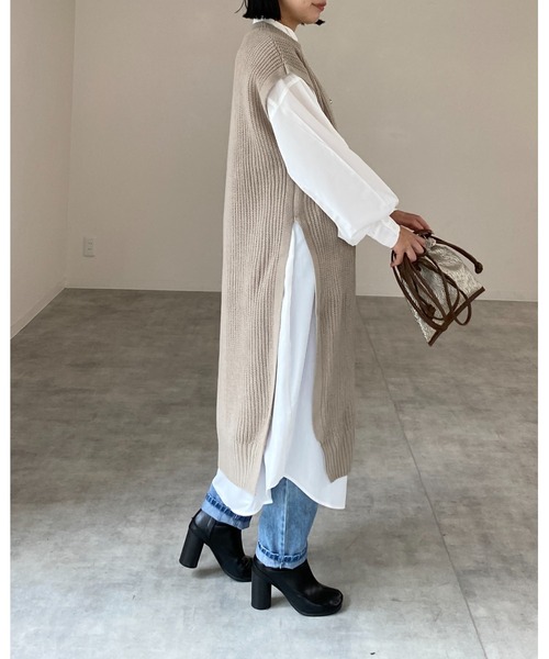 She's Closet(シーズクローゼット)の「サイドスリット入りノースリーブロングニットベストワンピース(ワンピース・レディース・ブラック/オフホワイト/グレイッシュベージュ・FREE)」の8枚目の写真