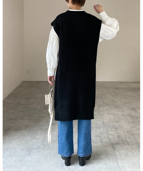 She's Closet(シーズクローゼット)の「サイドスリット入りノースリーブロングニットベストワンピース(ワンピース・レディース・ブラック/オフホワイト/グレイッシュベージュ・FREE)」の12枚目の写真