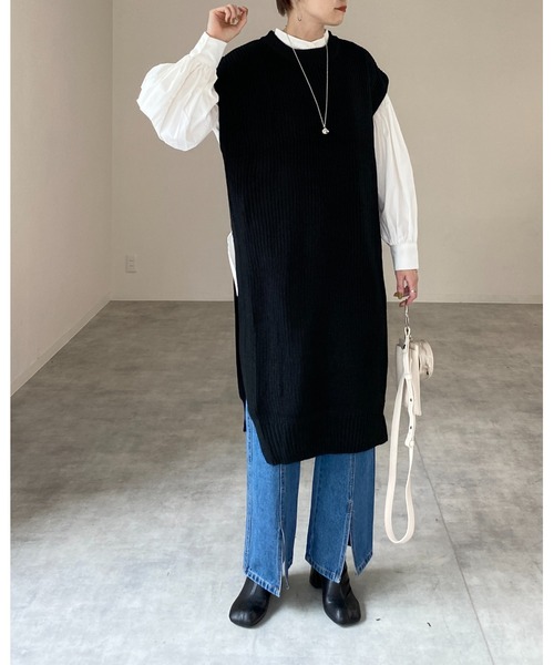 She's Closet(シーズクローゼット)の「サイドスリット入りノースリーブロングニットベストワンピース(ワンピース・レディース・ブラック/オフホワイト/グレイッシュベージュ・FREE)」の15枚目の写真