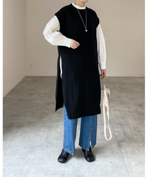 She's Closet(シーズクローゼット)の「サイドスリット入りノースリーブロングニットベストワンピース(ワンピース・レディース・ブラック/オフホワイト/グレイッシュベージュ・FREE)」の16枚目の写真