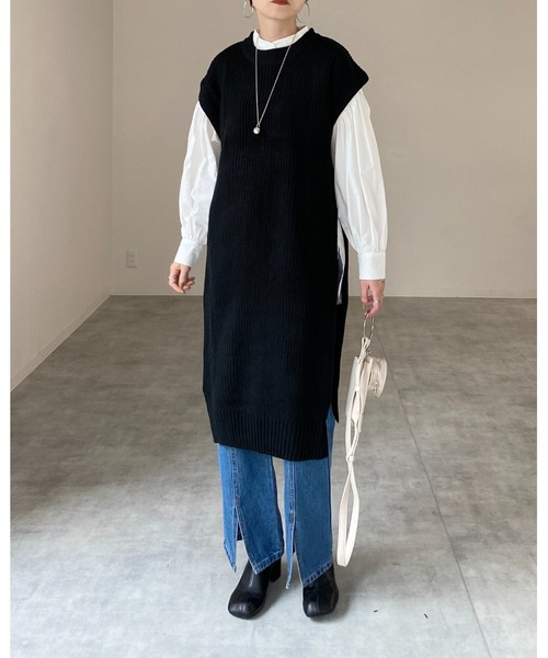 She's Closet(シーズクローゼット)の「サイドスリット入りノースリーブロングニットベストワンピース(ワンピース・レディース・ブラック/オフホワイト/グレイッシュベージュ・FREE)」の17枚目の写真