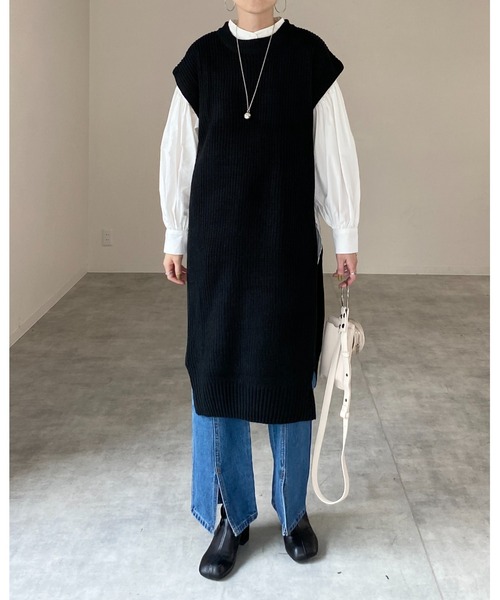 She's Closet(シーズクローゼット)の「サイドスリット入りノースリーブロングニットベストワンピース(ワンピース・レディース・ブラック/オフホワイト/グレイッシュベージュ・FREE)」の18枚目の写真