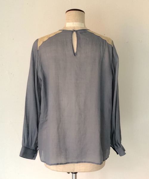 nesessaire（ネセセア）の「チュールエンブロイダリーブラウス（シャツ/ブラウス・レディース・ブルー/アイボリー・38）」の6枚目の写真