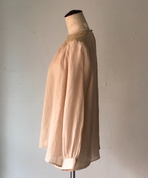 nesessaire（ネセセア）の「チュールエンブロイダリーブラウス（シャツ/ブラウス・レディース・ブルー/アイボリー・38）」の3枚目の写真