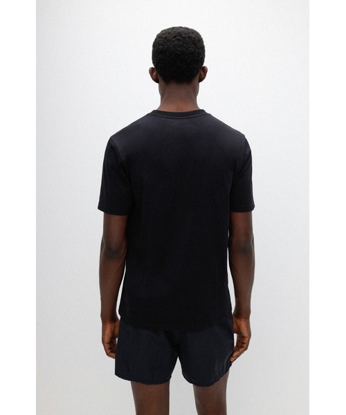 HUGO(ヒューゴ)の「サイバーバグ アートワーク コットンジャージー Tシャツ(Tシャツ/カットソー・メンズ・ブラック・L/XL/XS/S/M/XXL)」の2枚目の写真