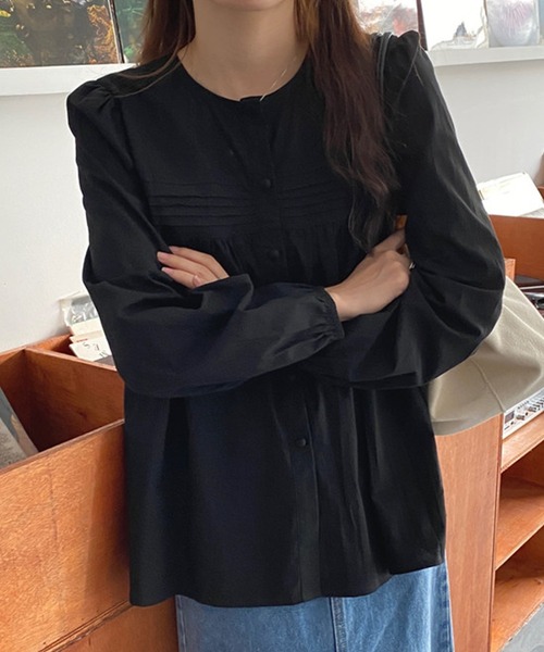 DAY CLOSET(デイ クローゼット)の「【袖ぐりが広めでストレスフリー】クラシカル ギャザー切り替え フレア ブラウス 体型カバーレディース(シャツ/ブラウス・レディース・ホワイト/ブラック/ブルー・ONE SIZE)」の7枚目の写真