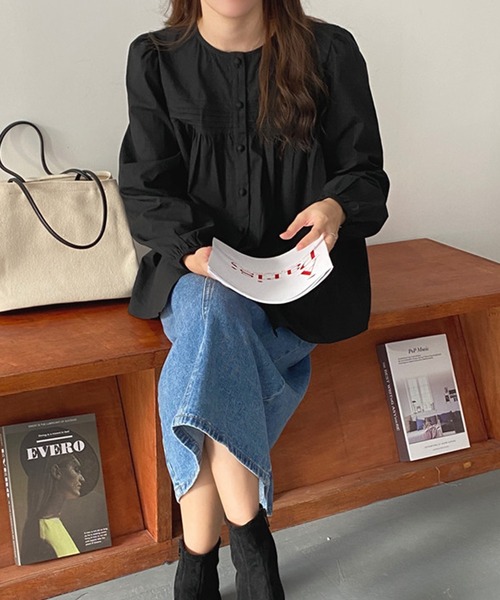 DAY CLOSET(デイ クローゼット)の「【袖ぐりが広めでストレスフリー】クラシカル ギャザー切り替え フレア ブラウス 体型カバーレディース(シャツ/ブラウス・レディース・ホワイト/ブラック/ブルー・ONE SIZE)」の14枚目の写真