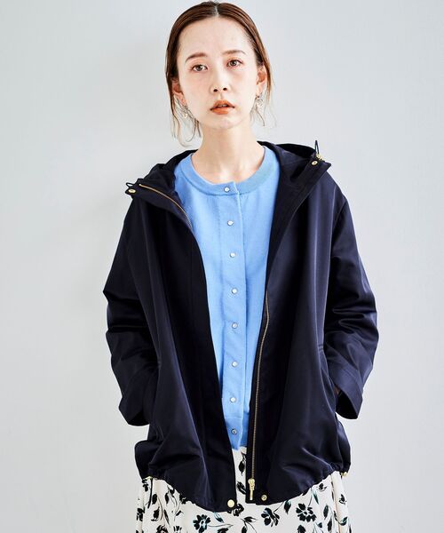 le.coeur blanc(ルクールブラン)の「ツイルストレッチフードブルゾン(ブルゾン・レディース・ベージュ/ネイビー/グレイッシュベージュ・FREE)」の3枚目の写真