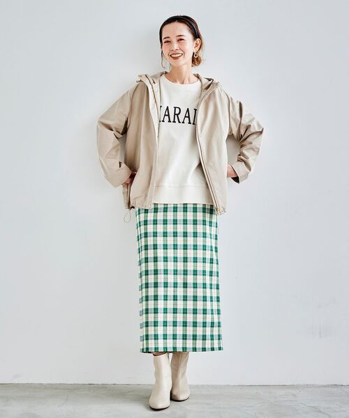 le.coeur blanc(ルクールブラン)の「ツイルストレッチフードブルゾン(ブルゾン・レディース・ベージュ/ネイビー/グレイッシュベージュ・FREE)」の4枚目の写真