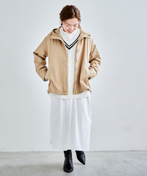 le.coeur blanc(ルクールブラン)の「ツイルストレッチフードブルゾン(ブルゾン・レディース・ベージュ/ネイビー/グレイッシュベージュ・FREE)」の22枚目の写真